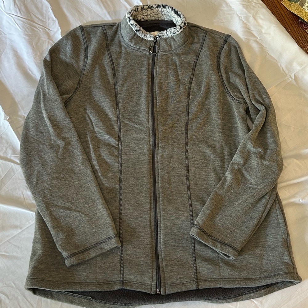 Cuddl Duds zip up. Size small like new